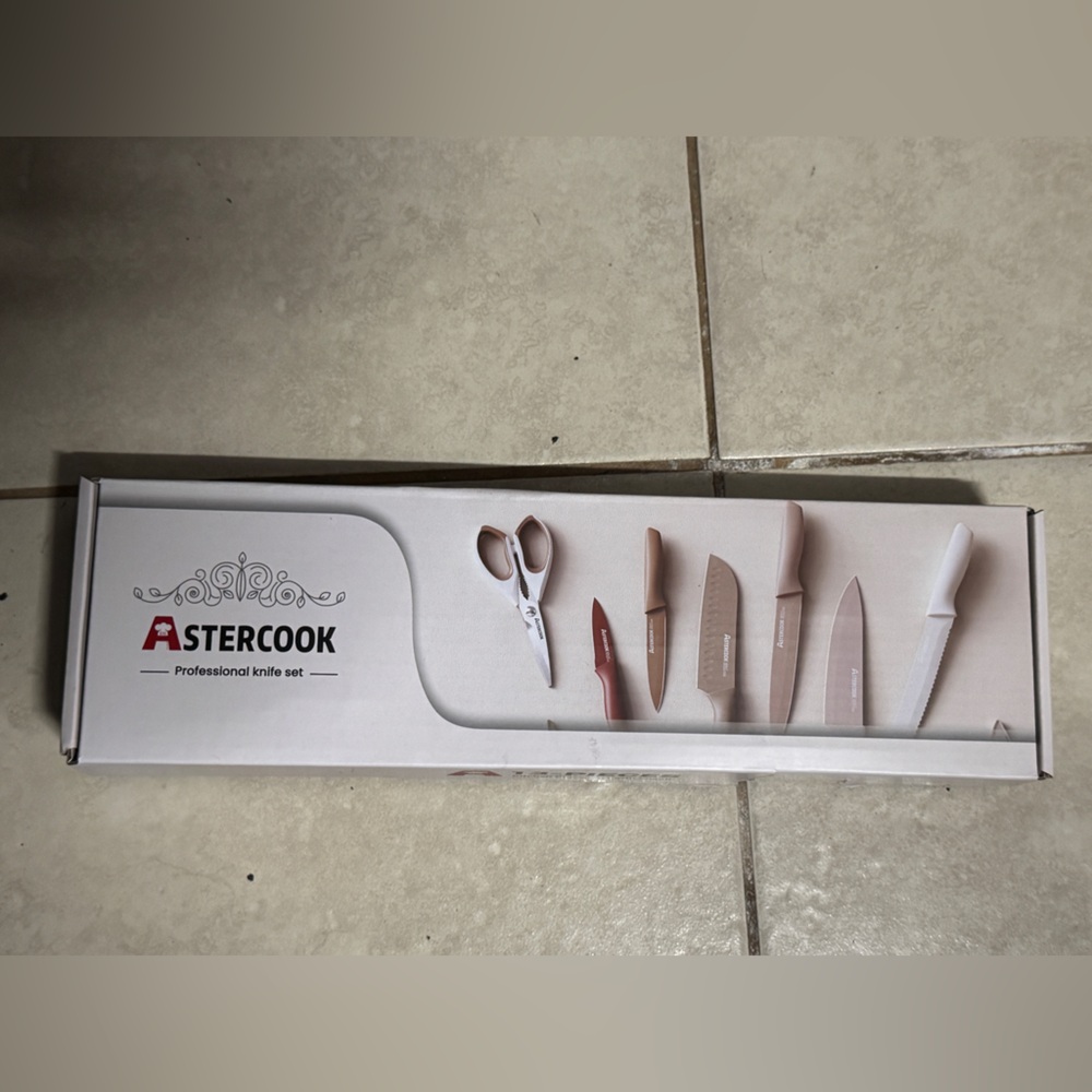 Pink and White Knife Set